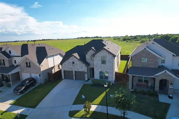 1105 Maverick Drive,  Mansfield,  TX 76063
