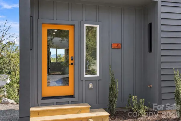 20 Laurel LOOP, Asheville, NC 28806