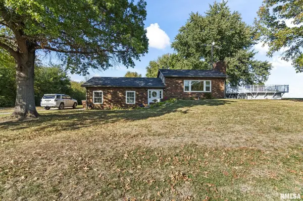 14212 FINNEY RD, Girard, IL 62640