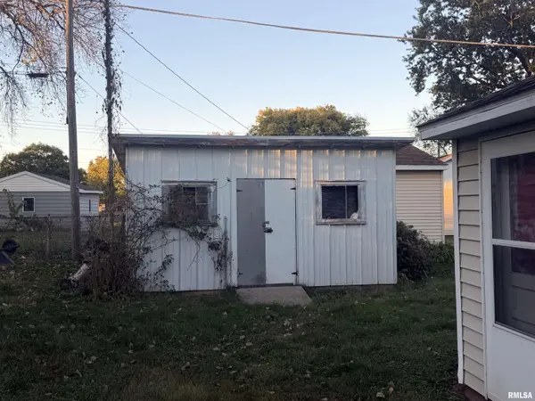 819 E 2ND ST, Delavan, IL 61734