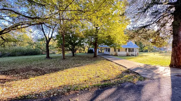 239 County Road 738, Riceville, TN 37370