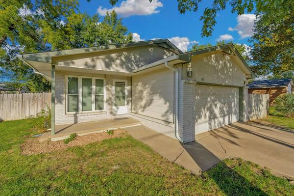137 N Florence St, Wichita, KS 67212