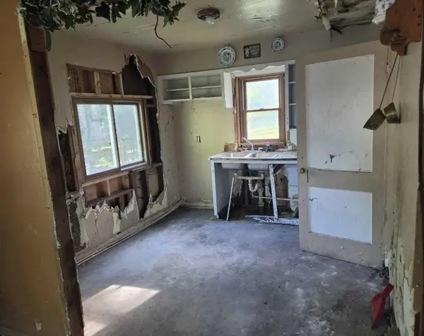 818 S 4th, Madison, KS 66860