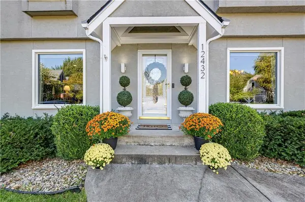12432 Perry ST, Overland Park, KS 66213