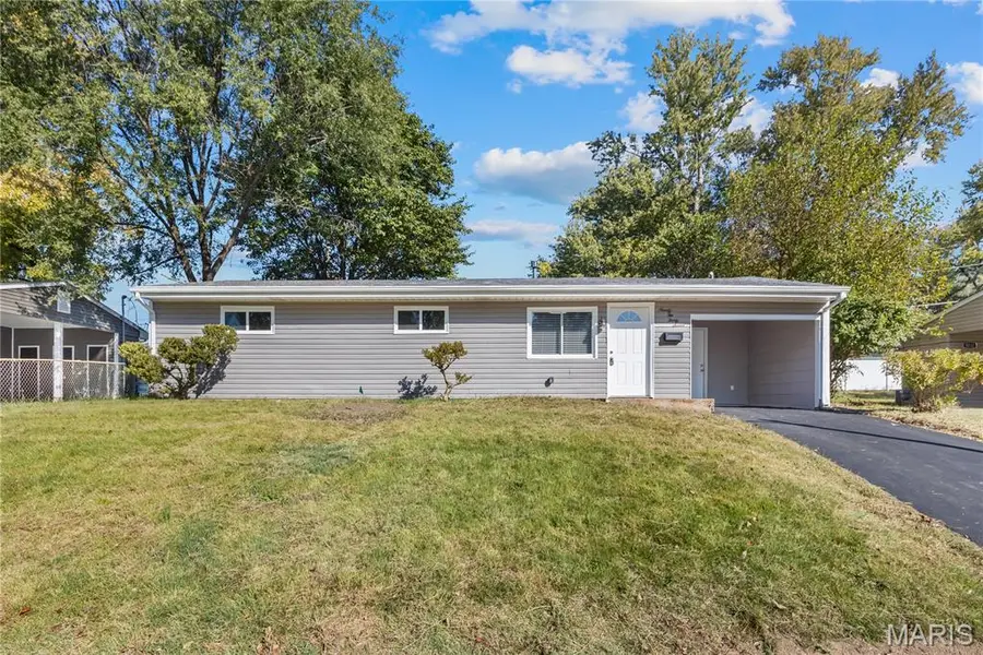 9237 Harold DR, Woodson Terrace, MO 63134