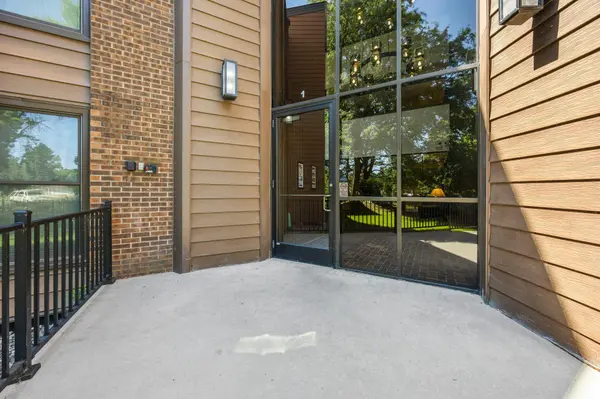 9600 Portland AVE S #222, Bloomington, MN 55420