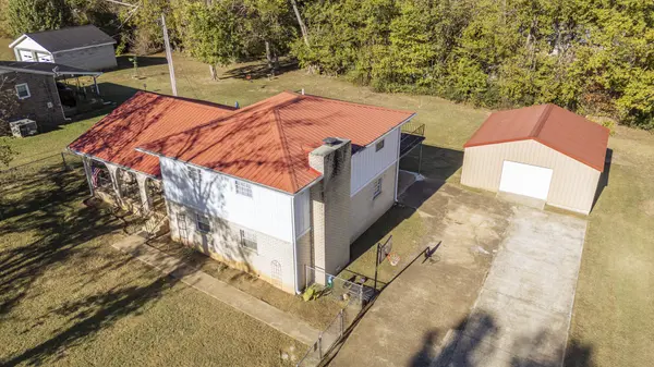 208 Forrest Ave, Clifton, TN 38425