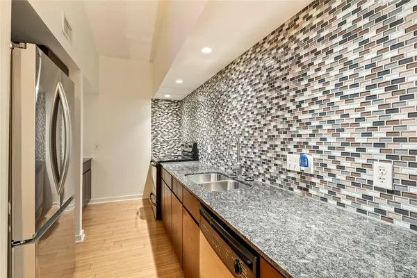 2200 Dickson DR #229, Austin, TX 78704