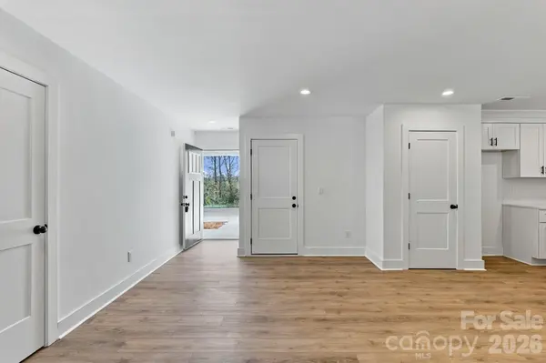 140 Four Andrews DR, Harmony, NC 28634