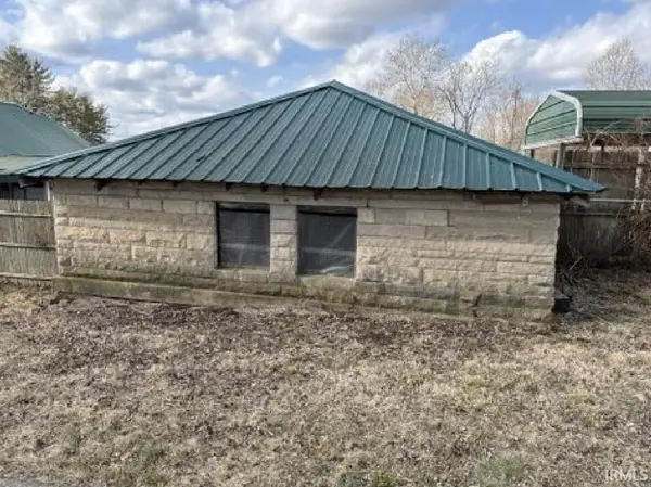 522 Oolitic RD, Bedford, IN 47421