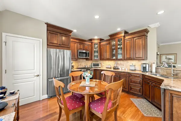 12875 Rock Creek CIR, Huntley, IL 60142