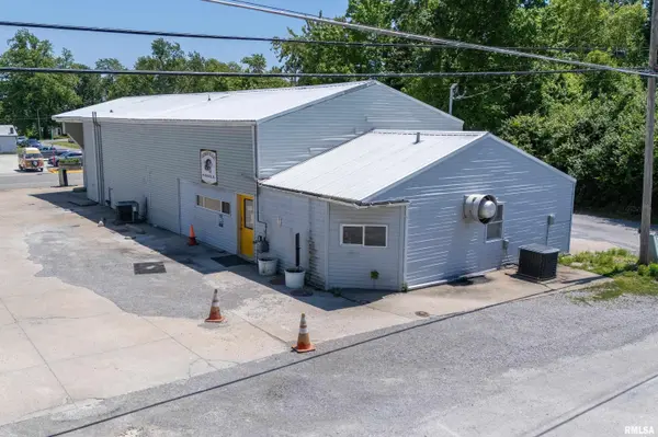 220 S BROADWAY ST, Goreville, IL 62939