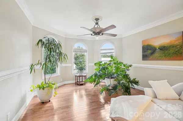 15 Madelyn LN, Fairview, NC 28730