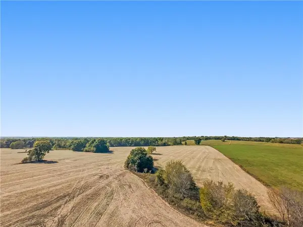 385 700th RD, Warrensburg, MO 64093