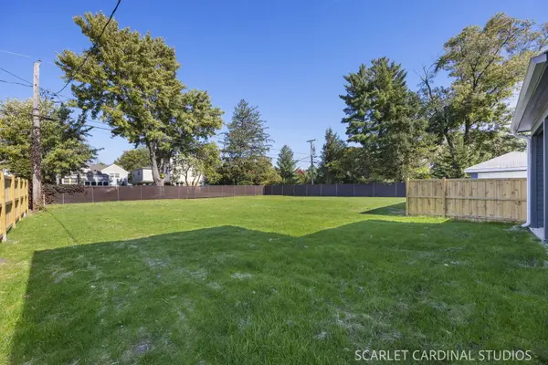 100 E Adams AVE, Villa Park, IL 60181