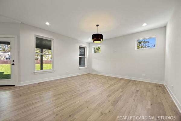 100 E Adams AVE, Villa Park, IL 60181