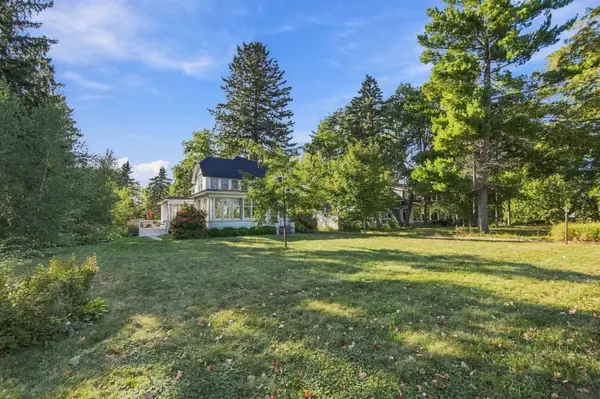 4943 Lake AVE, White Bear Lake, MN 55110