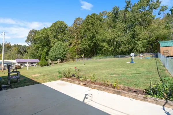 8036 Spot Light Rd, Lyles, TN 37098