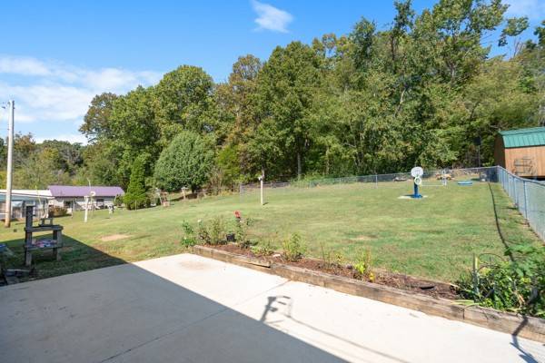 8036 Spot Light Rd, Lyles, TN 37098