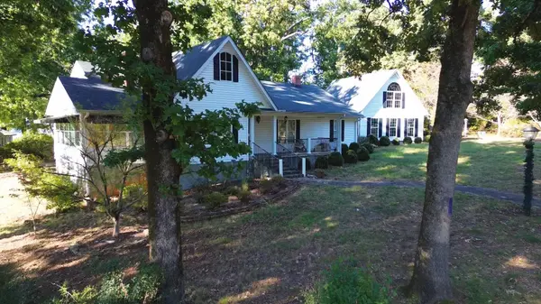 697 & 705 Abner Creek RD, Greer, SC 29651
