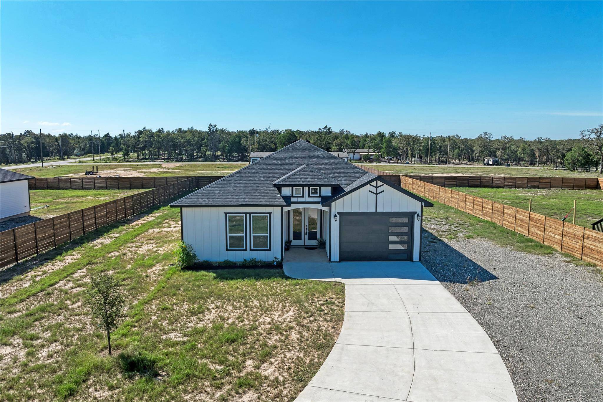 123 Los Robles RD, Elgin, TX 78621