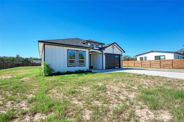 123 Los Robles RD, Elgin, TX 78621