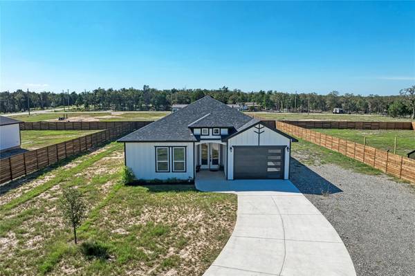 123 Los Robles RD, Elgin, TX 78621