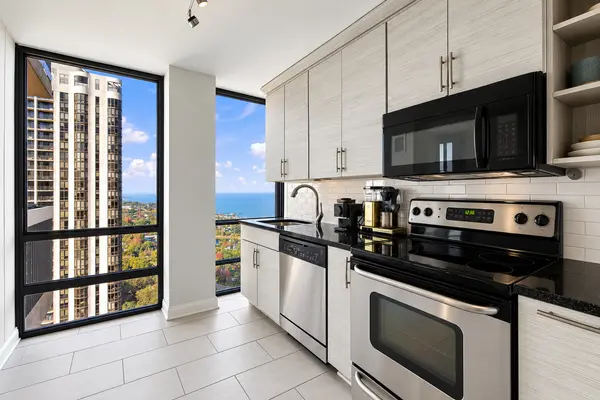 1660 N LaSalle DR #3312, Chicago, IL 60614