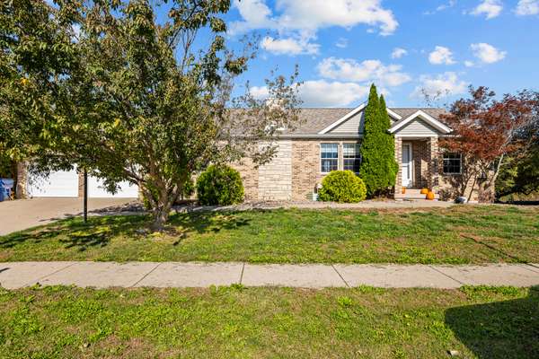 4504 W 14th ST, Davenport, IA 52804