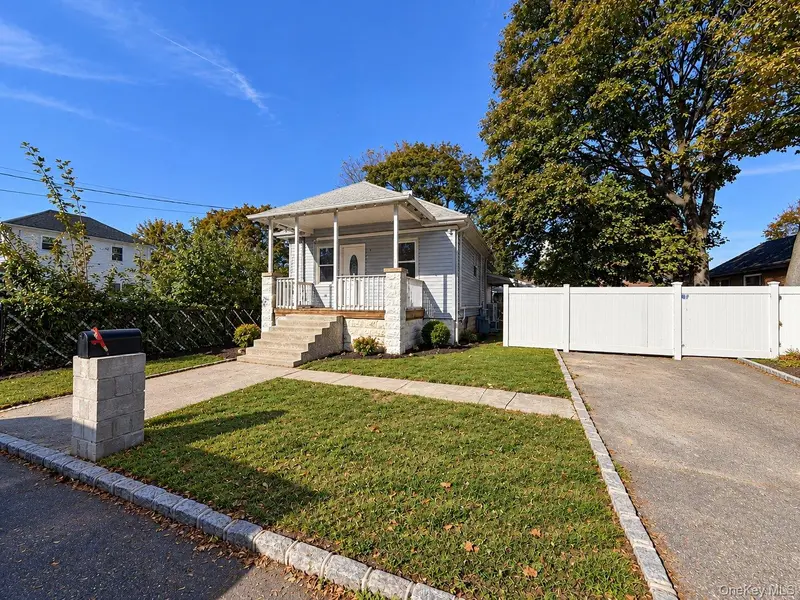 137 43rd ST, Copiague, NY 11726