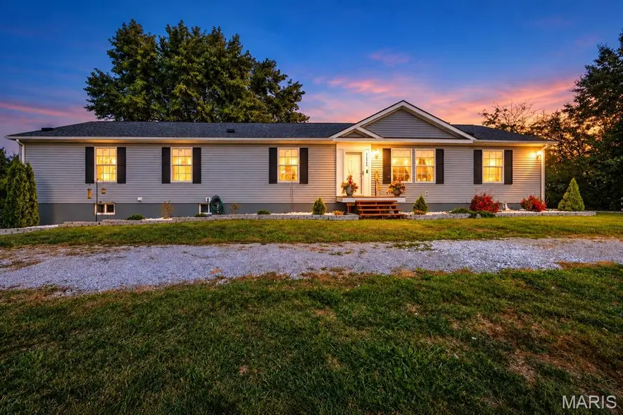 11545 Links RD, Marthasville, MO 63357