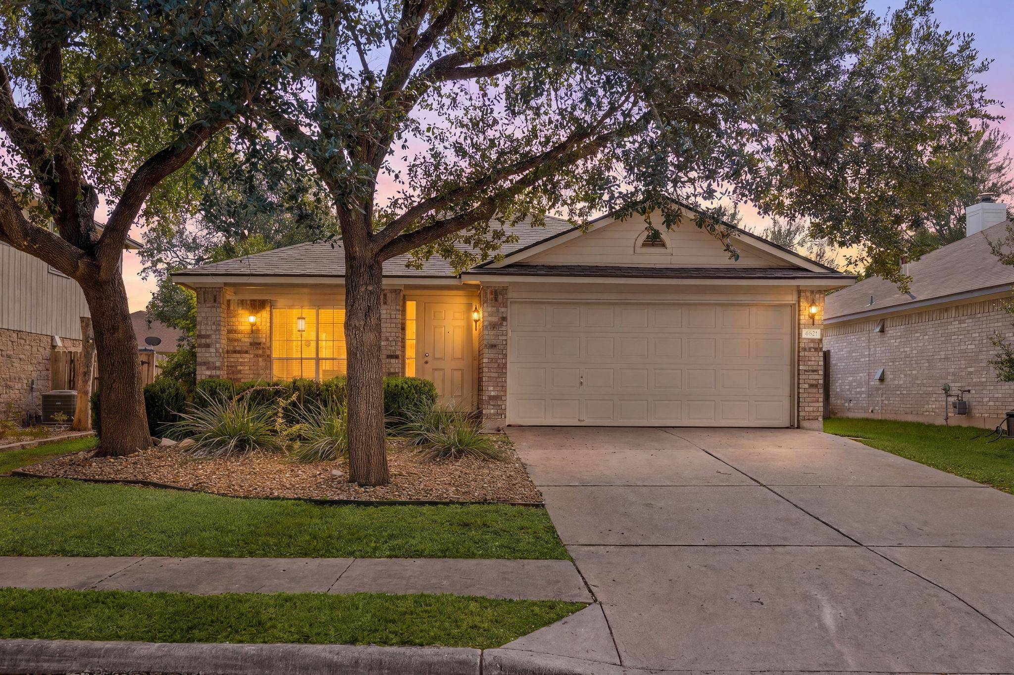 4621 Hoffman DR, Austin, TX 78749