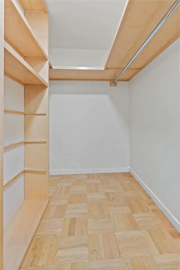 70-20 108th ST #4T, Forest Hills, NY 11375