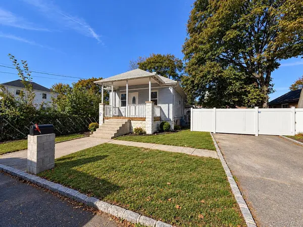 137 43rd ST, Copiague, NY 11726