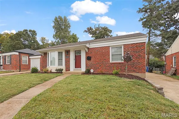 1542 N Hanley RD, University City, MO 63130