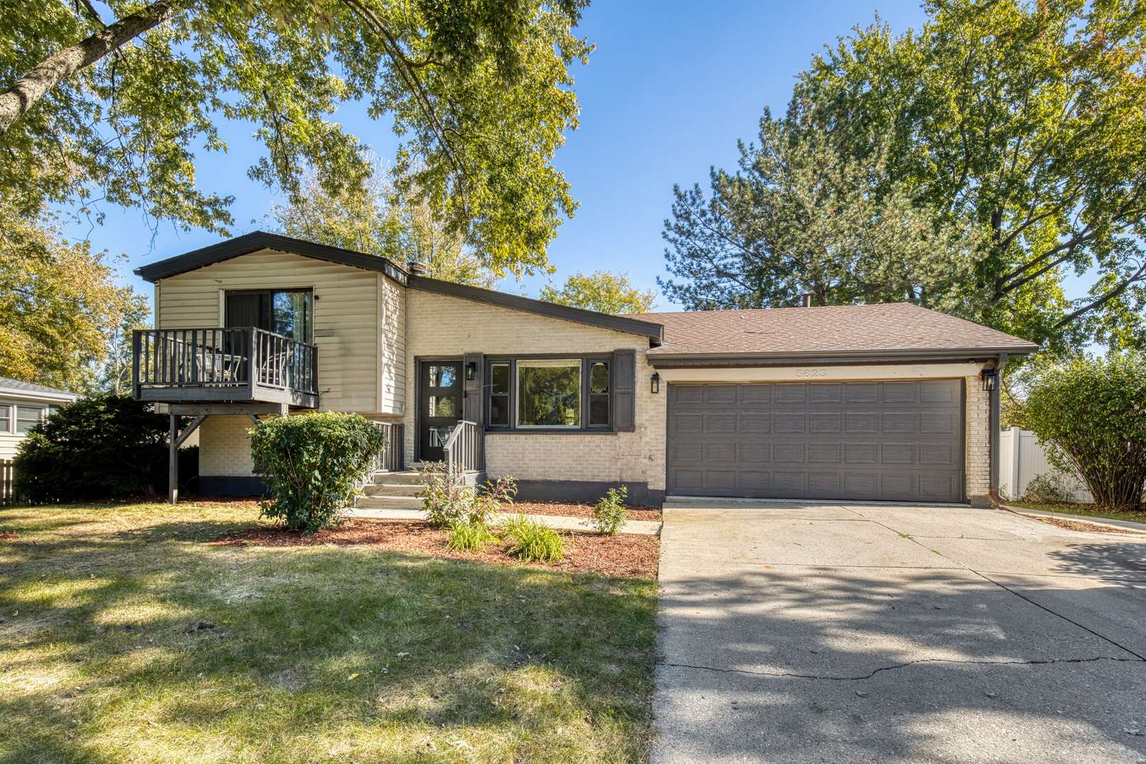 5623 Tennessee AVE, Clarendon Hills, IL 60514