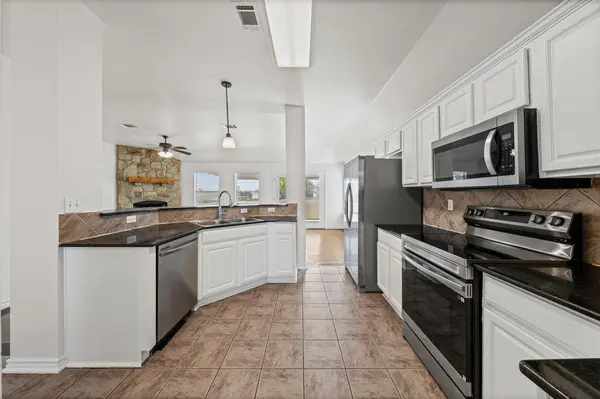 8375 Shaw RD, Rogers, TX 76569