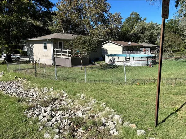 7 Stevens RD, Eudora, KS 66025