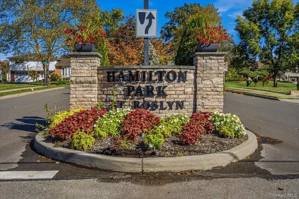 8 Hamilton DR, Roslyn, NY 11576