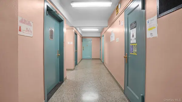 1410 Metropolitan AVE #3I, Bronx, NY 10462