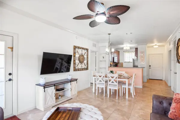 912 CHARO Pkwy #232, Davenport, FL 33897