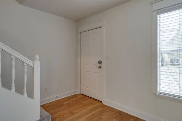 2142 Mullen Cir, Nashville, TN 37217