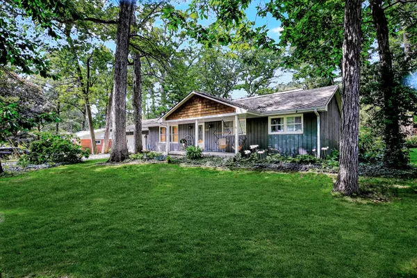 504 W DUNBAR ST, Mahomet, IL 61853