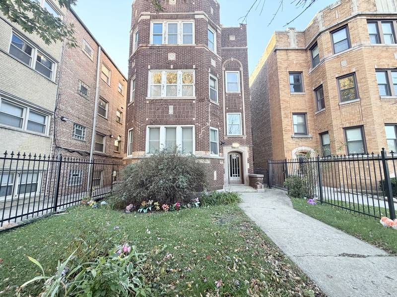 7840 S Jeffery BLVD #2, Chicago, IL 60649