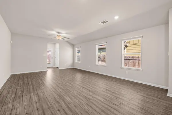 10213 Mager LN, Hutto, TX 78634