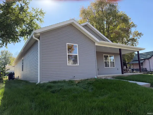 621 W Walnut ST, Washington, IN 47501