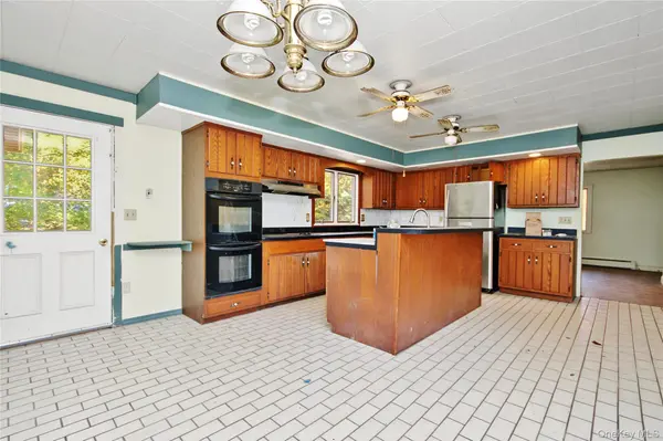 224 Longfellow DR, Carmel, NY 10512