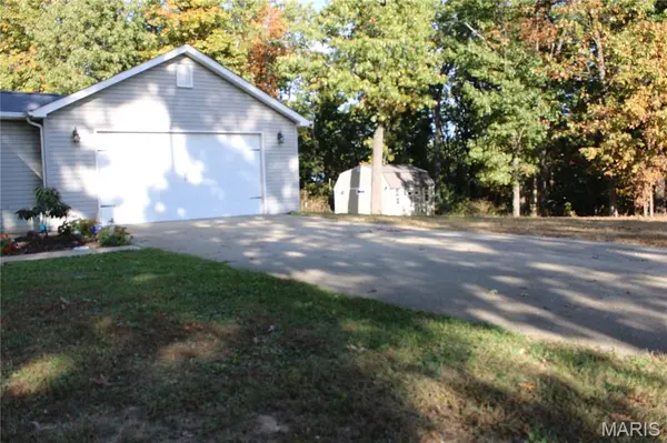 5312 Wiggins MTN, Farmington, MO 63640