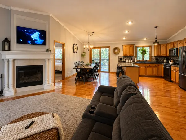 373 Lake Thunderbird DR, Putnam, IL 61560
