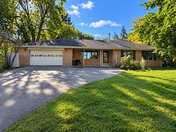 2215 Palatine RD, Inverness, IL 60067